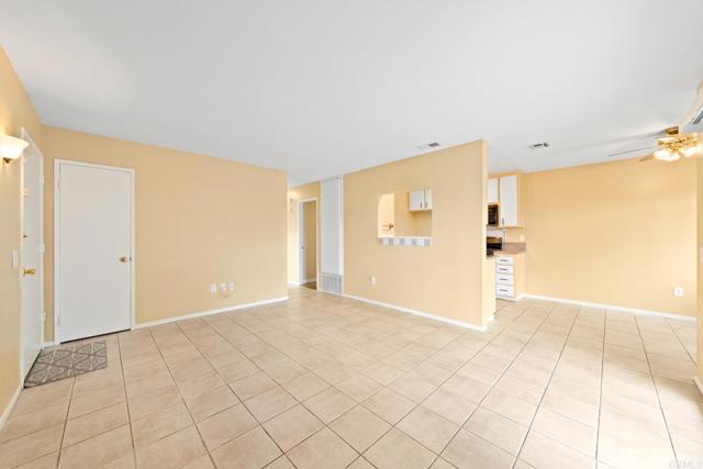 3442 Thunder Drive, Oceanside CA: https://media.crmls.org/mediaz/1e142d58-487d-415a-b702-d8c5d186111c.jpg