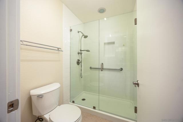 4225 Dusk Ln, Oceanside CA: https://media.crmls.org/mediaz/1e144275-1095-4855-b4b6-dcc0edaae4fc.jpg