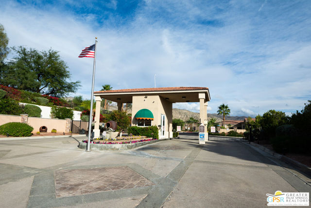 8567 Summit Pass / Bypass, Desert Hot Springs CA: https://media.crmls.org/mediaz/1e15be86-553f-4c42-a810-8b131c434a9b.jpg