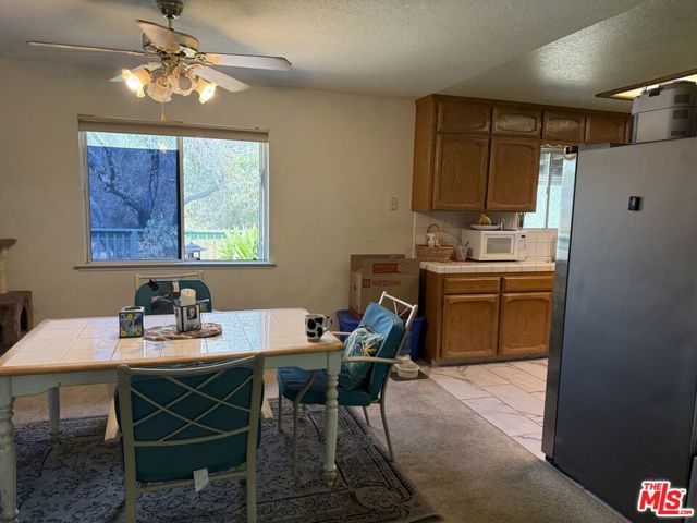 31199 Rolling Meadow Court, Coarsegold CA: https://media.crmls.org/mediaz/1e16cdc3-cf8e-438a-9e09-4b5ebf9e2677.jpg