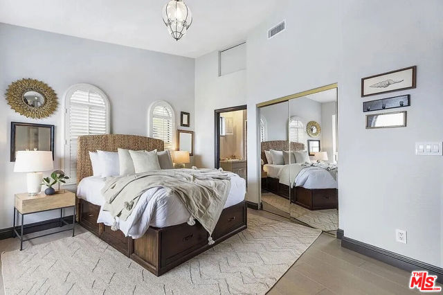  Income Home for Sale in Los Angeles, California