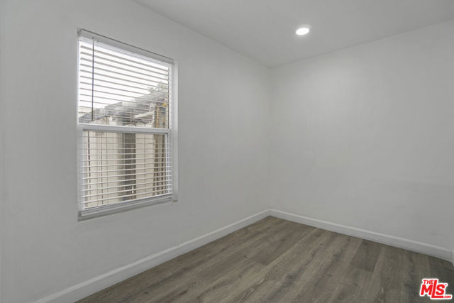 120 N Avenue 25, Los Angeles CA: https://media.crmls.org/mediaz/1e1776be-42c5-47f0-8fa8-19536ed2fba8.jpg