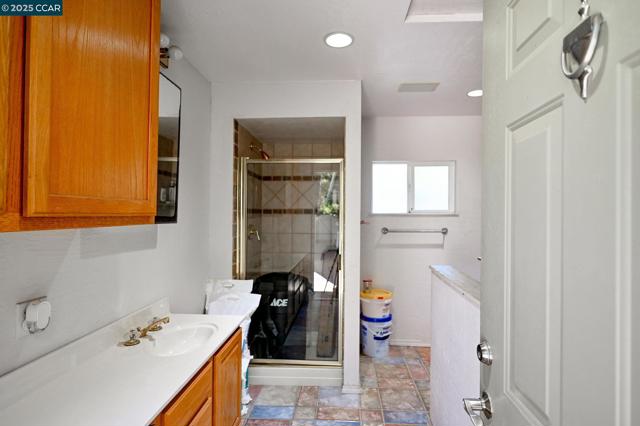 1883 Piedras Cir, Alamo CA: https://media.crmls.org/mediaz/1e17f040-6601-41d7-b602-386396a2e766.jpg
