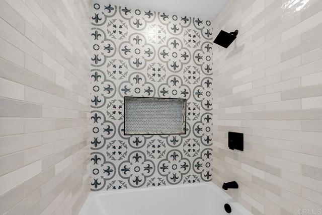 Image 26 of 42 For 7118 Stanford Ave.