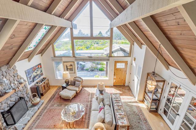 1025 Tamarind Street, Montara CA: https://media.crmls.org/mediaz/1e188cde-5c48-4691-8da3-7083d43b90e9.jpg