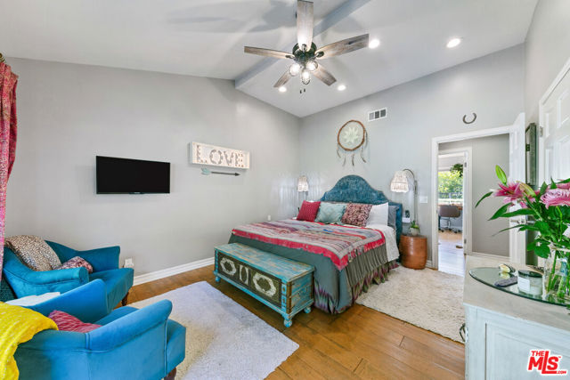 30603 El Sueno Drive, Malibu CA: https://media.crmls.org/mediaz/1e18963d-b733-4717-8414-295671a02035.jpg