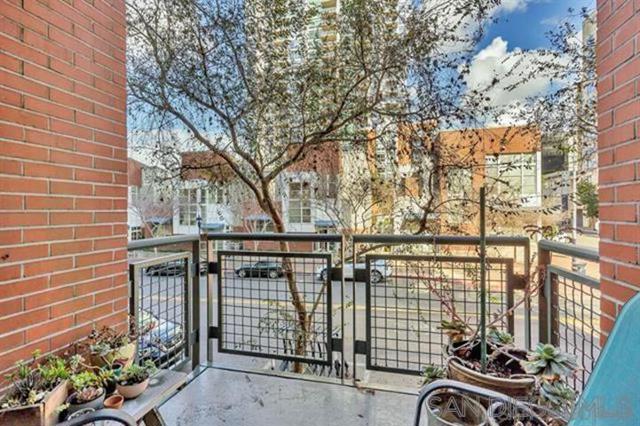 877 Island Ave, San Diego CA: https://media.crmls.org/mediaz/1e19358b-7d0b-4c03-8029-00a548862492.jpg
