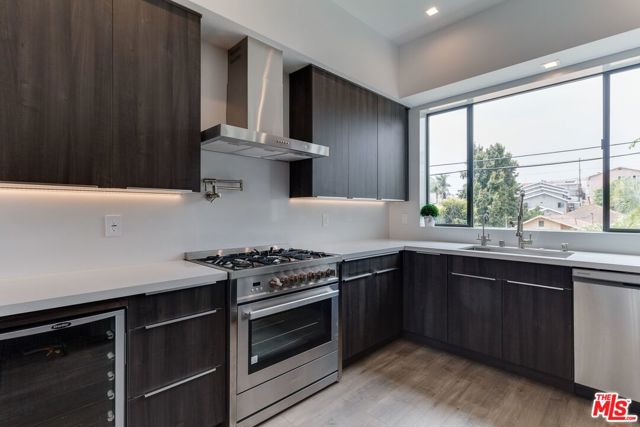 4830 1/2 W pickford Street, Los Angeles CA: https://media.crmls.org/mediaz/1e1a1a20-531d-441f-b33c-4c48758ab69c.jpg