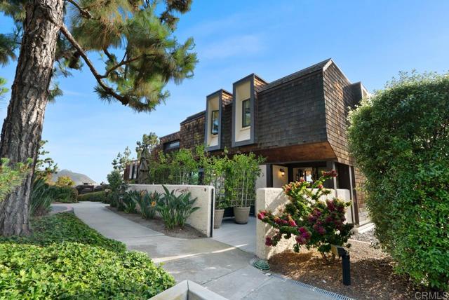 2191 Caminito Del Barco, Del Mar CA: https://media.crmls.org/mediaz/1e1ab661-6e65-4641-b0e3-a3e6dc87efa1.jpg