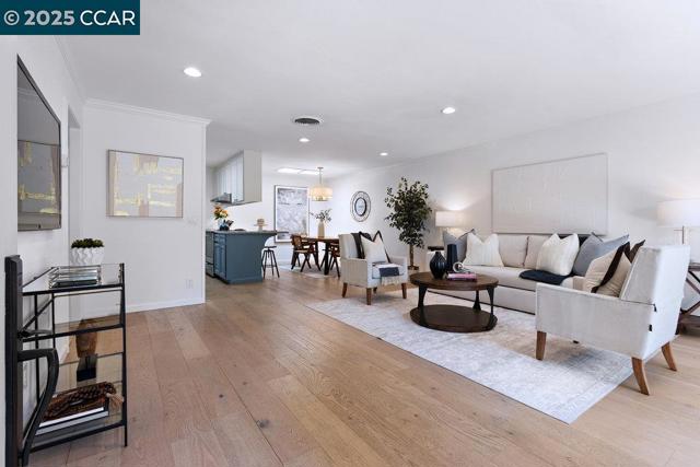 1932 Ptarmigan Dr, Walnut Creek CA: https://media.crmls.org/mediaz/1e1ad60f-5f9d-46bd-beb0-cec89e5dc204.jpg