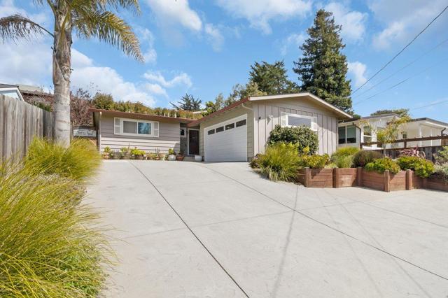 505 Clubhouse Drive, Aptos CA: https://media.crmls.org/mediaz/1e1b0697-6447-4d43-9354-5f04ab78c20b.jpg