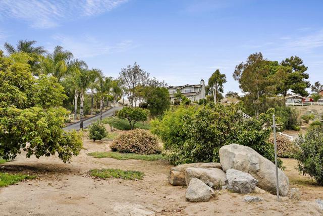 11984 Paseo Fuerte, El Cajon CA: https://media.crmls.org/mediaz/1e1b602f-f0f2-4617-8282-350b635c3811.jpg