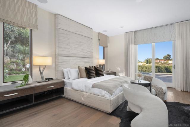 6968 Saint Andrews Rd, Rancho Santa Fe CA: https://media.crmls.org/mediaz/1e1b6398-00fa-4f7c-bd88-db4700eea8e2.jpg