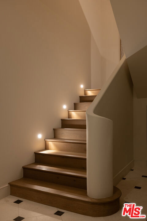 Image 26 of 28 For 525 Westmount Drive