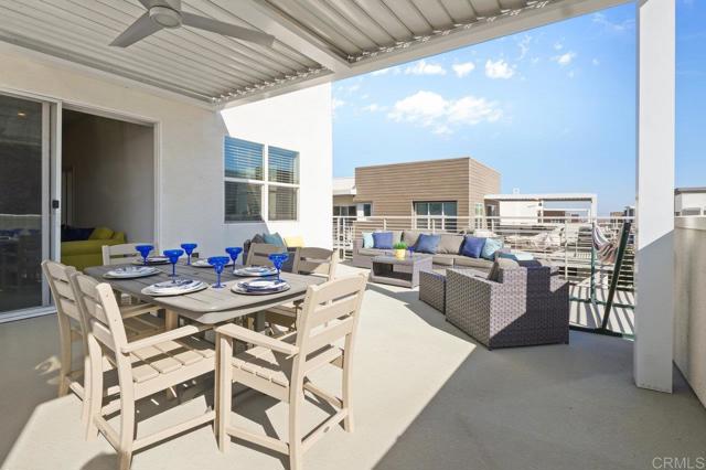 2035 Bravo Loop, Chula Vista CA: https://media.crmls.org/mediaz/1e1b9ef9-99c3-41bd-9a75-0261680865fb.jpg