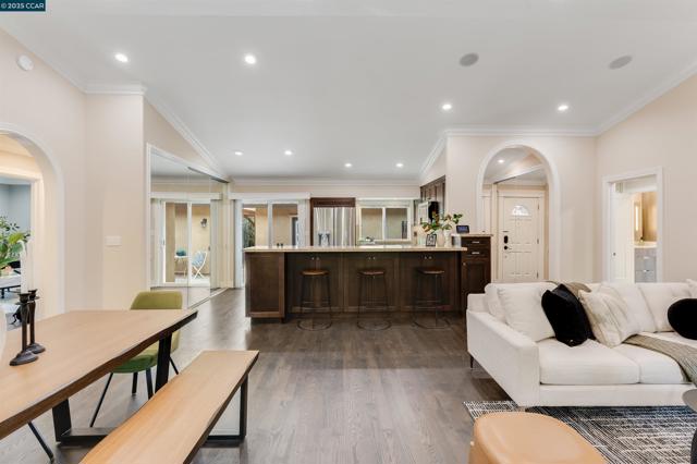 5588 Gonzalez Ct, Concord CA: https://media.crmls.org/mediaz/1e1ba92d-2372-46a1-b078-01d01540c12c.jpg