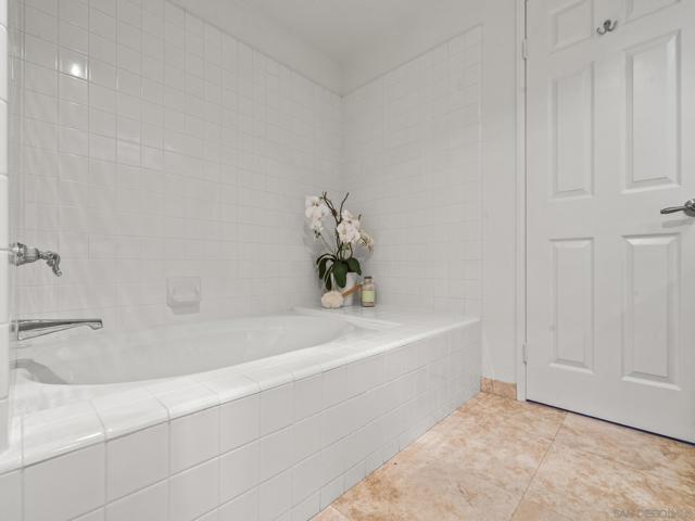 103 Tunapuna Ln, Coronado CA: https://media.crmls.org/mediaz/1e1baeb3-4d90-4d16-a64b-9bd3b6447194.jpg