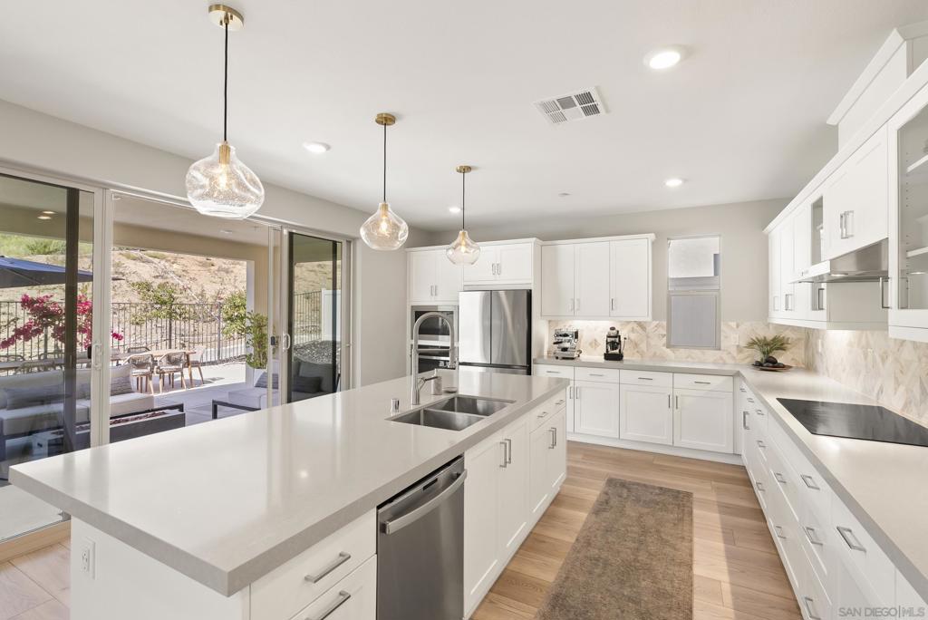 944 Lindbergh - photo 13