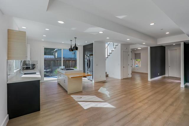 0 N Whisman Road, Mountain View CA: https://media.crmls.org/mediaz/1e1cf452-c4c6-4ecf-81c4-2a7d8f68cb47.jpg
