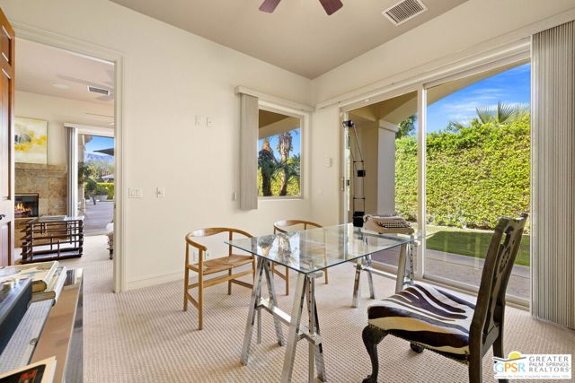 16 Villaggio Place, Rancho Mirage CA: https://media.crmls.org/mediaz/1e1d407e-5884-4efb-830d-93db5e1dc5e7.jpg