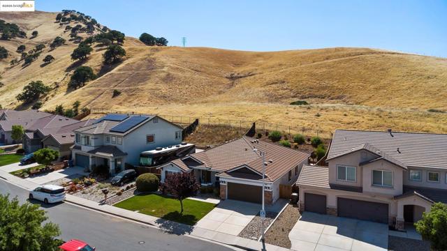 3680 Mallard Ct, Antioch CA: https://media.crmls.org/mediaz/1e1dc55c-ae94-4b48-ae9a-099e660800cb.jpg
