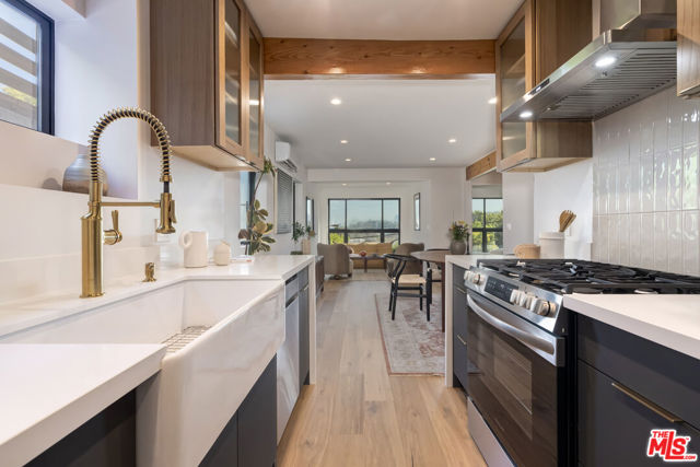 3404 Glenalbyn Drive, Los Angeles CA: https://media.crmls.org/mediaz/1e1e1036-f2b9-4442-8525-238d20cc4be0.jpg