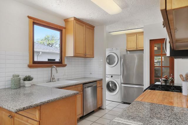2764 Granville Avenue, Los Angeles CA: https://media.crmls.org/mediaz/1e1e12f1-0018-400a-8cf1-ae05962b9d0c.jpg