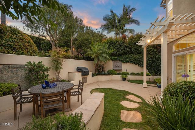 985 Corte Augusta, Camarillo CA: https://media.crmls.org/mediaz/1e1ead24-d044-4592-b9d3-2306e9b205d4.jpg