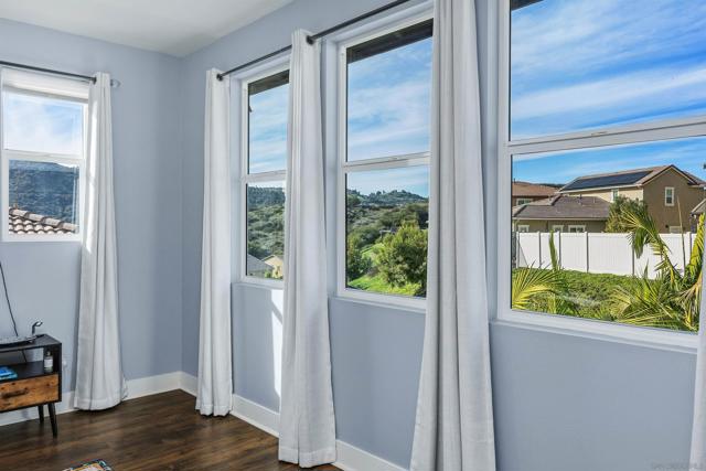 238 Ventasso Way, Fallbrook CA: https://media.crmls.org/mediaz/1e1ee427-6105-4cf9-9daf-43b82e48cf27.jpg