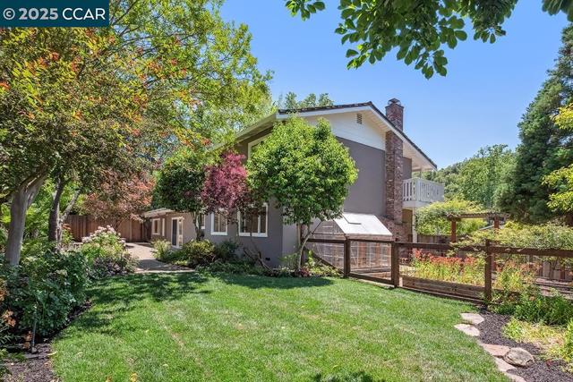 1245 Rimer Dr, Moraga CA: https://media.crmls.org/mediaz/1e1fa8e2-5905-40fc-9520-448664439a2f.jpg