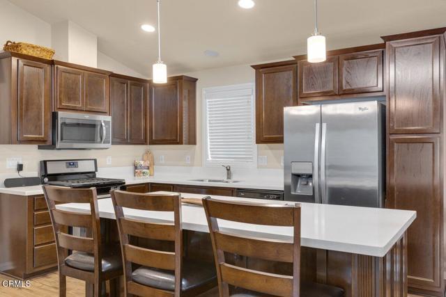 Detail Gallery Image 8 of 17 For 54 Copland Cir #54,  Ventura,  CA 93003 - 2 Beds | 2 Baths