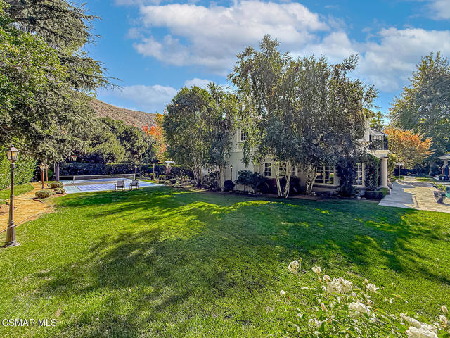 581 Lakeview Canyon Road, Westlake Village CA: https://media.crmls.org/mediaz/1e1fd884-9f63-4d71-ad95-1e3472d71033.jpg