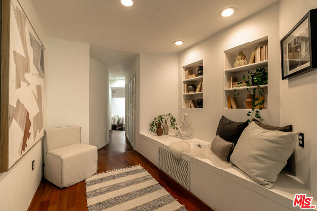 3105 Ledgewood Drive, Los Angeles CA: https://media.crmls.org/mediaz/1e2062d6-32d3-417e-a068-655a158cdaad.jpg