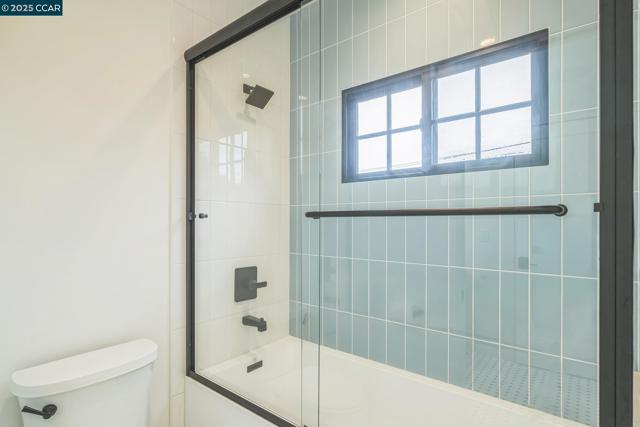 1126 Brighton Ave, Albany CA: https://media.crmls.org/mediaz/1e20f1b5-cd2a-4702-b68f-b8fba051a61c.jpg