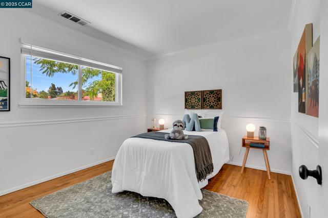 57 Jemco Ct, Pleasant Hill CA: https://media.crmls.org/mediaz/1e21321b-17f5-40af-a762-95d1f3115305.jpg