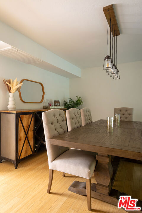 12831 Moorpark Street, 14 photo 6