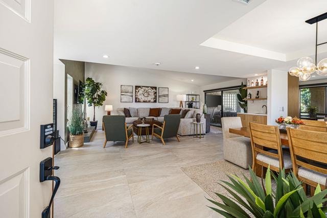 99 Camino Arroyo Place, Palm Desert CA: https://media.crmls.org/mediaz/1e21cb60-2c36-4d5d-8404-85ee094faa77.jpg