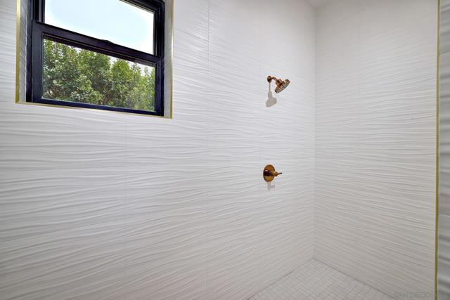 1755 Calle Catalina, Escondido CA: https://media.crmls.org/mediaz/1e21d7ab-d43a-45b6-a8f0-ce3c5fa57686.jpg