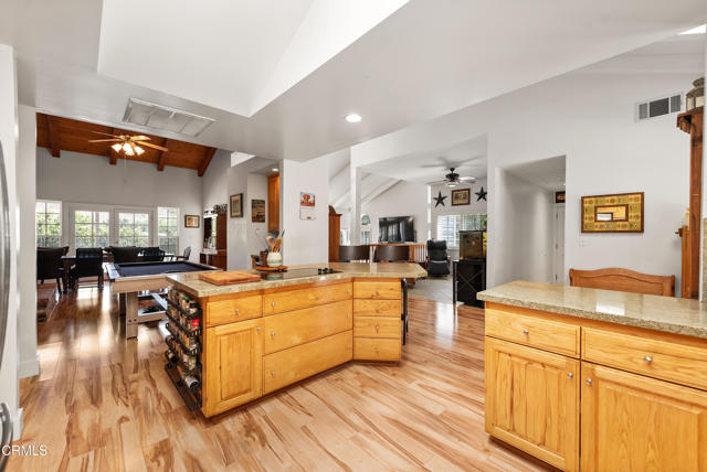 4850 N Moorpark Road, Thousand Oaks CA: https://media.crmls.org/mediaz/1e21e4d9-ad18-4949-a33b-930d61b8432e.jpg