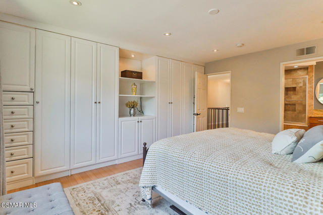 434 Vista Dorado Lane, Oak Park CA: https://media.crmls.org/mediaz/1e22d70b-0bb5-4b4a-a0be-e5e4c005460e.jpg