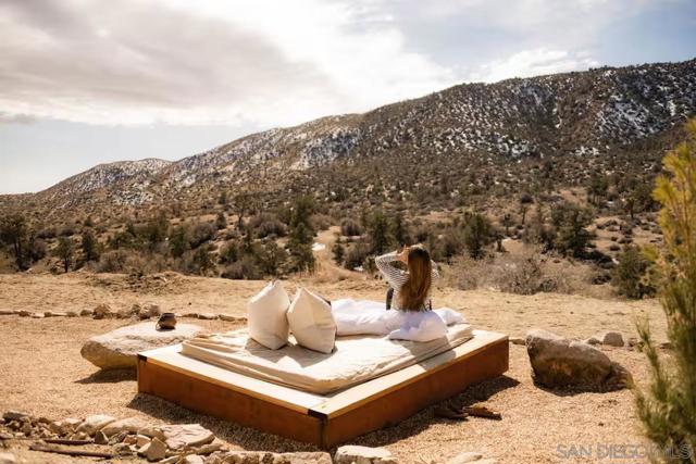 48311 Burns Canyon Rd, Pioneertown CA: https://media.crmls.org/mediaz/1e230e40-234f-4988-8b9f-4b41ac360cfc.jpg