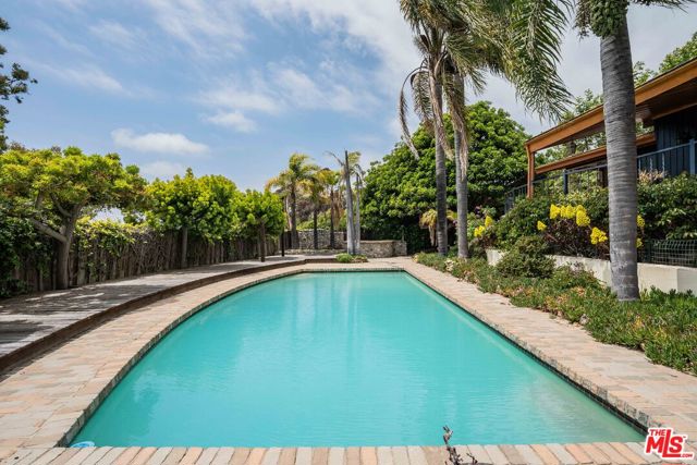 Image 16 of 20 For 560 Tigertail Road