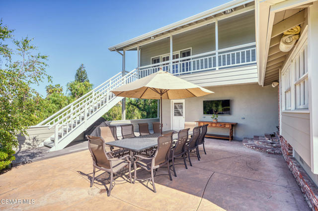 22101 Mulholland Drive, Woodland Hills CA: https://media.crmls.org/mediaz/1e23479d-f145-41eb-bb10-308f9602fe31.jpg