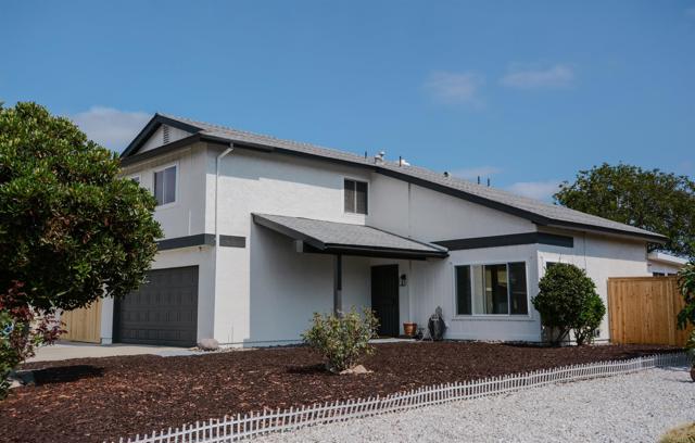 Detail Gallery Image 2 of 32 For 4612 Avery St, Oceanside,  CA 92057 - 4 Beds | 2/1 Baths
