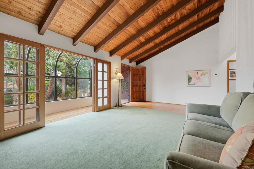 1042 Hymettus Avenue - photo 10