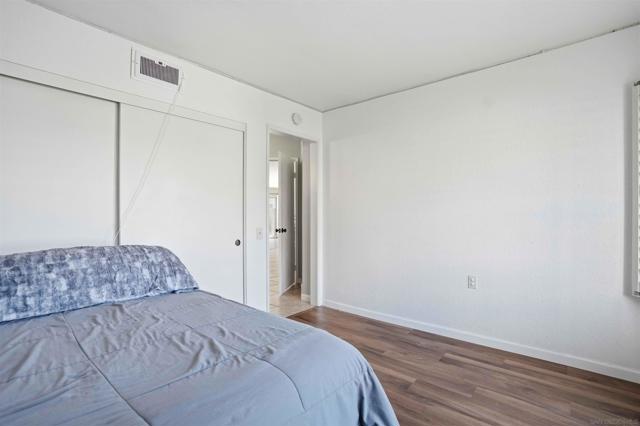 998 Hillcrest St, Hemet CA: https://media.crmls.org/mediaz/1e23ddfd-5953-4e14-8ddc-d569c3385113.jpg