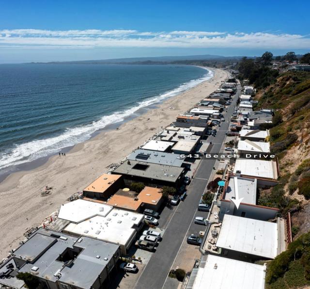 643 Beach Drive, Aptos CA: https://media.crmls.org/mediaz/1e242797-b7a8-4232-84be-38a19fd030d7.jpg