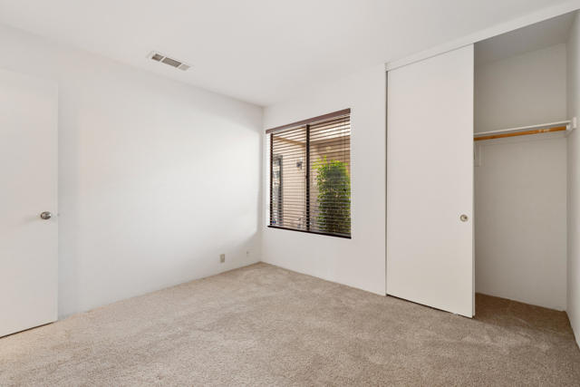 48980 Wildwood Lane, Palm Desert CA: https://media.crmls.org/mediaz/1e245631-7cc6-4f1f-b696-3bc83e287366.jpg