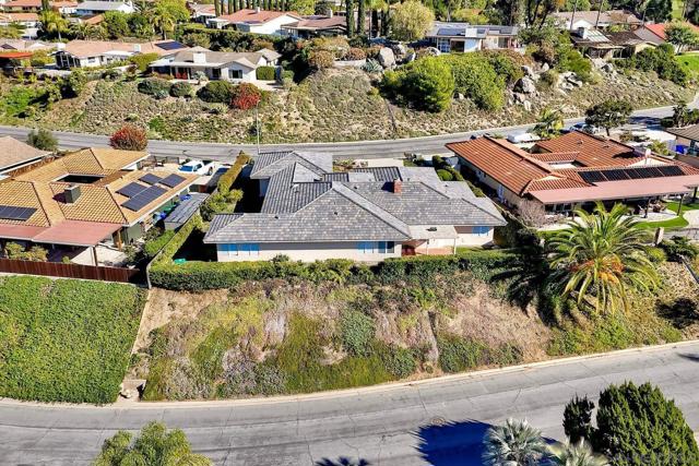 Image 51 of 52 For 17784 Via Graacia