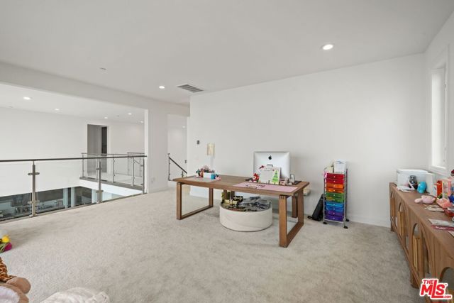 20244 W Albion Way, Porter Ranch CA: https://media.crmls.org/mediaz/1e24c2c8-9566-4e0b-bdb9-53b9273db926.jpg